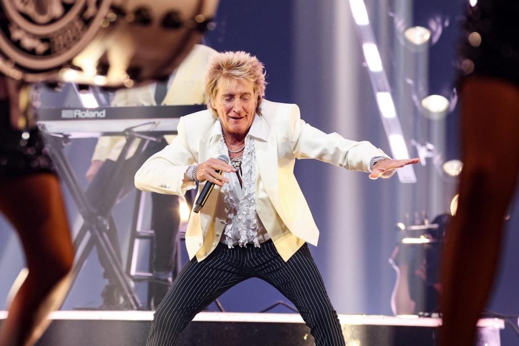 Rod Stewart Live performance in Cincinnati Postponed Over ‘Minor Medical Process’